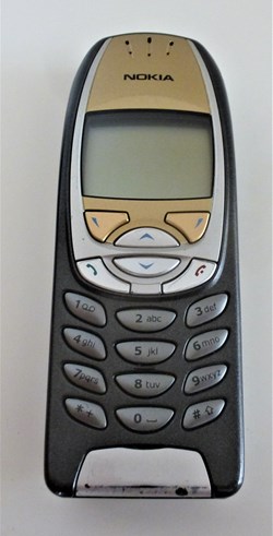 Nokia série 6310
