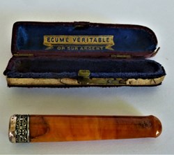 Fume cigarette en Ecume avec bague or sur argent