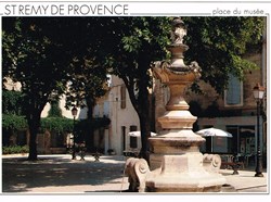 France-Bouches du Rhone-Saint Remy de Provence-Place du musée