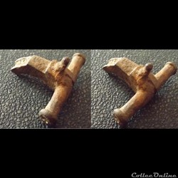 Fibule en arbalète (?) (fragment)
