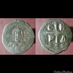 Follis anonyme au Christ (Romain IV) C - R / P - Δ