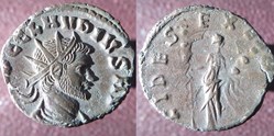 Claude II antoninine FIDES EXERCI coin choqué fantôme