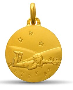 MÉDAILLE LE PETIT PRINCE COUCHÉ DANS L'HERBE OR 14 MM