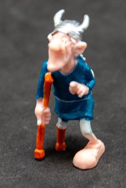 SPAR - 2013 - Figurine - Triple pattes