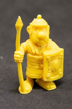Lessive Lever - 1974 - 15 - Jaune - Légionnaire triste avec pilum