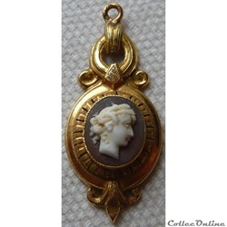 Broche camée en or 18 Carats