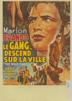 Le gang descend sur la ville