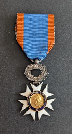 Croix d'honneur de l'éducation civique