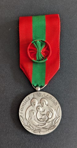 Médaille de la Famille Française (modèle 2)