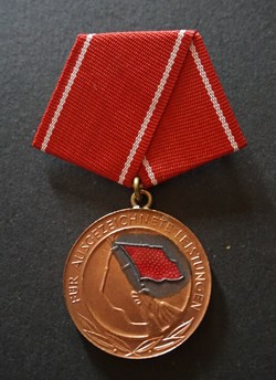 Médaille d'excellence dans les groupes de combat de la classe ouvrière