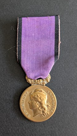 Médaille du mérite  de la Société Nationale d’Encouragement au Mérite