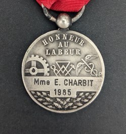 N° 12 A - HONNEUR AU LABEUR