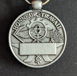 N° 10 A - HONNEUR TRAVAIL