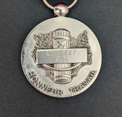 N° 13 A - HONNEUR TRAVAIL