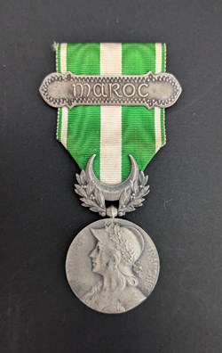 Médaille nationale commémorative des opérations effectuées au Maroc - MAROC