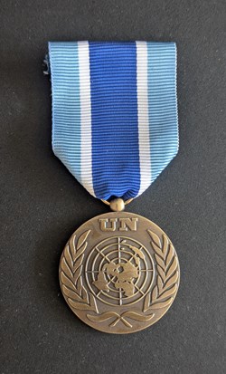 Médaille d’administration intérimaire des Nations-Unies au Kosovo (UNMIK/MINUK)