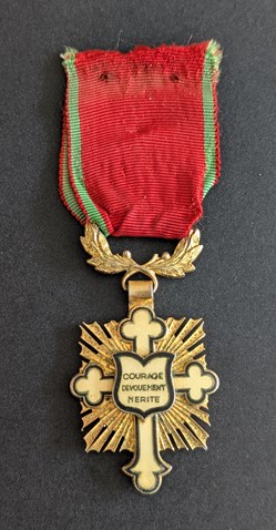 Médaille d'honneur du mérite et dévouement français