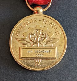 N° 7 V - HONNEUR - TRAVAIL