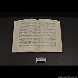 38 - Recueil de chants compilé et écrit par les Oblates de Béthanie