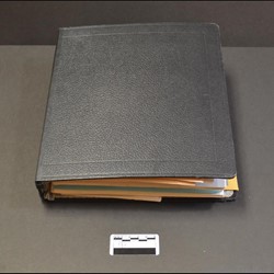 58 - Cartable de Mr J. Marie Fortin, représentant des ventes du laboratoire Phyto