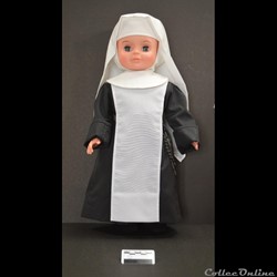 16 - Poupée avec costume de novice (1933-1965)