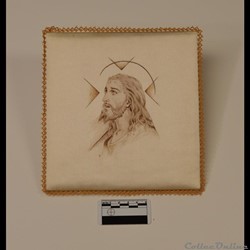 27 - Pale en soie (Jésus portant la croix)