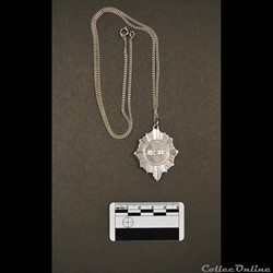 14 - Médaillon symbolique des Oblates (après le concile Vatican 2)