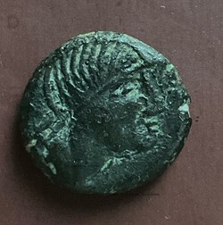 Bronze Ambilatre à la tête casquée et au cavalier