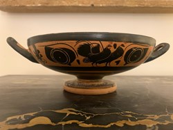 Coupe à yeux à figures noires