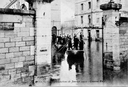 Besançon (inondations de 1910 - l'intérieur de la caserne Ruty)1