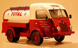 RENAULT GALION "TOTAL"