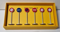 6 Panneaux de signalisation routière : Ville