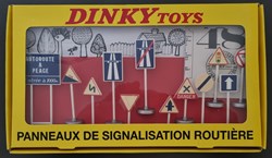 12 Panneaux de signalisation routière : Route