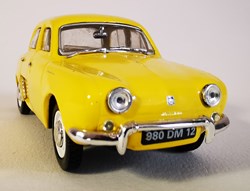 RENAULT DAUPHINE 1961