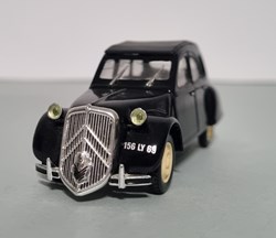 CITROËN	2 CV 6	Avec calandre de traction