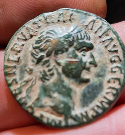 Trajan A /Tete lauree a d R/Victoire volant a g D26.8 P 10g RCV 3242 RIC 417 C 628
