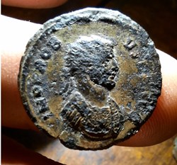 Probus A/ Buste radie a d R/ Victoire marchant a g C744 RIC213 RC 3374var