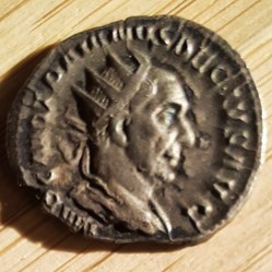 Trajan Dece A / Buste radie a d R/Abondance a d D21.1 P2.15g RCV 9364 C2