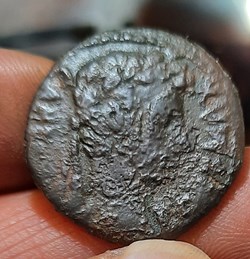 Auguste A/Tete lauree a d R/ Autel de Lyon -3+7 D25.5 P8.73g RCV 1690 C240