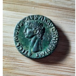 Claude A/Tete nue a g R/La Constance a g +50 +54 D27.6 P 11.32 C14 RCV 1857 RIC 111
