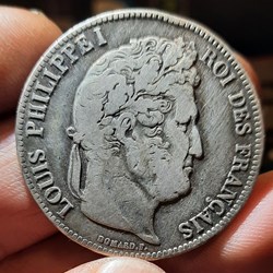 Louis philippe 1° A/ Tete l auree a d R/Couronne laurier et olivier D32.4 P24.61g F324/42