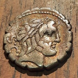 Antonia A/ Tete Jupiter lauree a d R/Victoire sur quadrige -83  -82 D18.9 P3.74   RCV 279