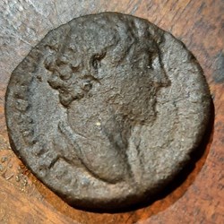 Marc Aurele A Tete nue a d R / Couronne de laurier -148-149 D 23.9 P 8.98g C398 RIC 1261 RCV 4833