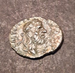 Pescenius Niger A/Tete a d R/Buste laure a d R/Mars a g +194 D18.5 P 2.33 RIC94 C81