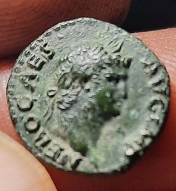 Neron A / Tete lauree a d R /Table de jeux D15.1 P2.60g C62 RIC247 RCV 1979