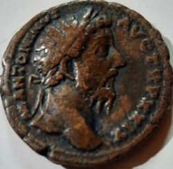 Marc Aurele A Tete lauree a d R / Le Tibre nu allonge a g D 26.2 P9.91g RIC 1142 C 3487 RCV 5065
