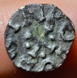 Merovingien A/Tete stylisee a d R/Croix cantonnee de 4 points +675+750 D11.6g P0.85g BD4642/4644