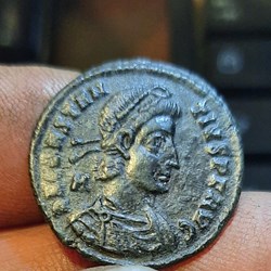 Constance 2 A/Buste diademe a d R /Soldat et cavalier a terre+351+355 D23 P3.81g NBD 75859 RIC ?