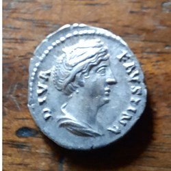Faustine 1 A/Tete a droite R/Ceres debout a g D18.3 P 3.53g RCV 4584 C 104 RIC 362