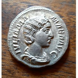 Julia Mamaee A/Buste a d R/Venus debout a d D19.7 P3.55 g RCV 8214 RIC 351 C 60